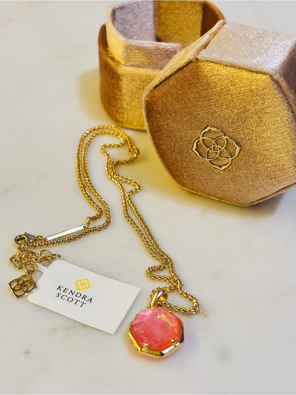 Kendra Scott Gold Chain Necklace with Pink Pendant Incl New Kendra Velvet Box